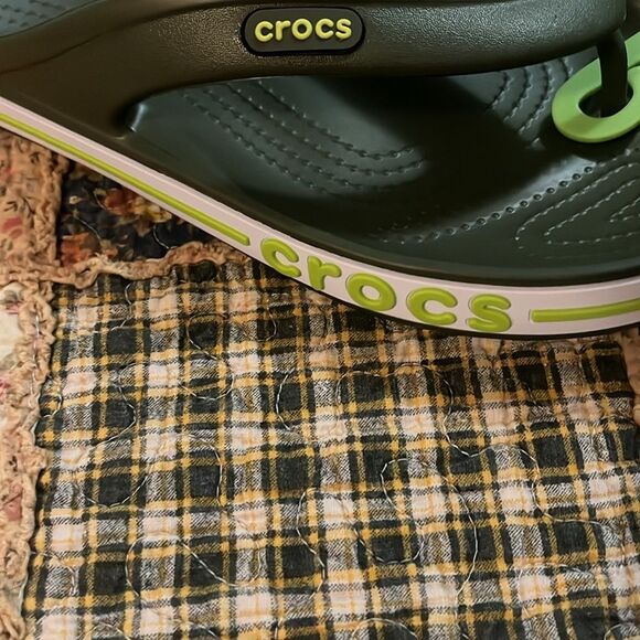 Crocs  flip flops - Picture 4 of 4